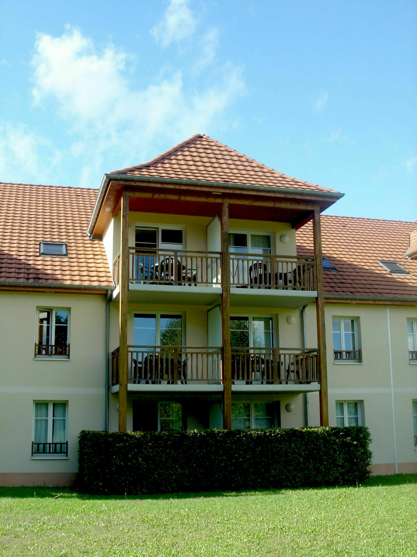 Residence Vtf Les Allees Du Green Levernois Exterior photo
